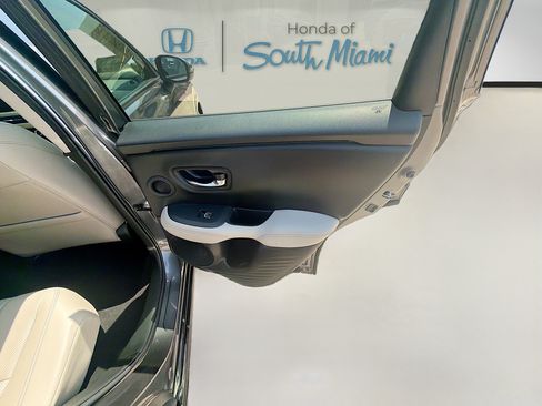Used 2024 Honda HR-V EX-L image 29