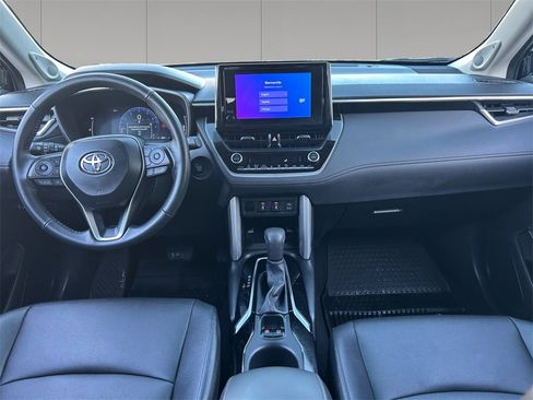 Used 2024 Toyota Corolla Cross XLE w/ Convenience Package image 12