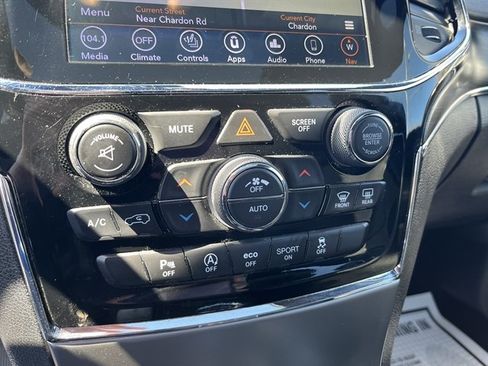 Used 2019 Jeep Grand Cherokee Limited w/ Luxury Group II AWD/4WD image 29