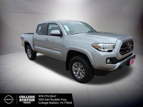 Used 2018 Toyota Tacoma SR5 image 3