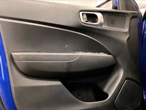 Used 2024 Hyundai Venue SEL image 22