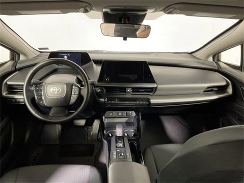 Used 2025 Toyota Prius LE image 21