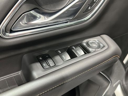 Used 2023 GMC Yukon XL AT4 w/ AT4 Premium Plus Package image 18