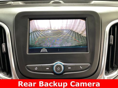 Certified 2021 Chevrolet Equinox LS FWD image 3