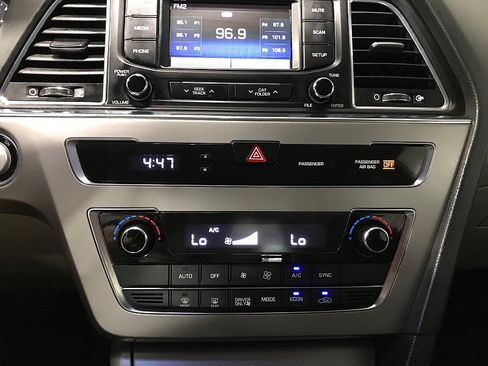 Used 2016 Hyundai Sonata SE FWD image 27