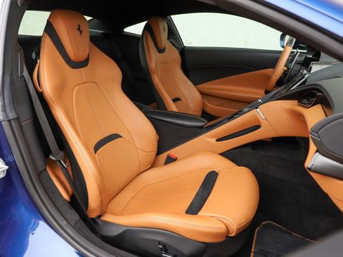 Certified 2022 Ferrari Roma image 10