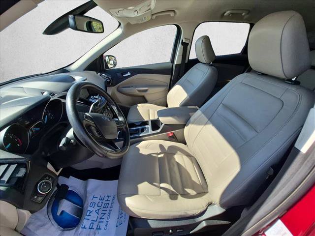 Used 2019 Ford Escape Titanium FWD image 16
