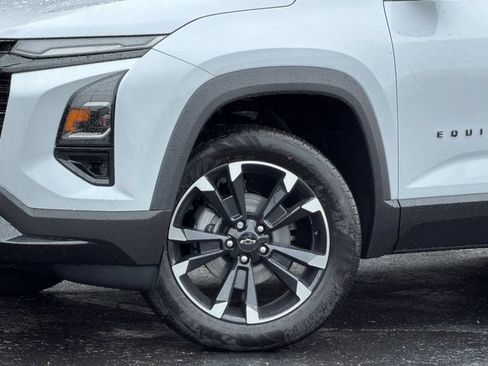 New 2026 Chevrolet Equinox RS w/ Convenience Package III FWD image 8