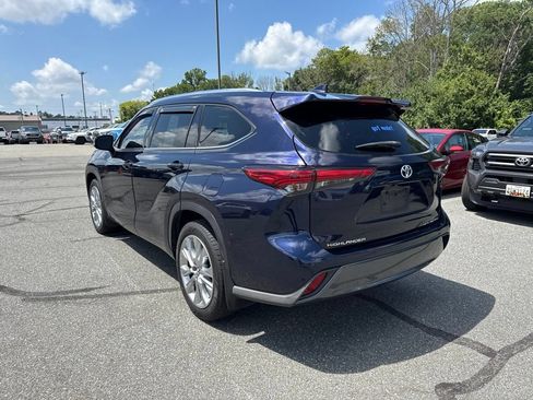 Used 2020 Toyota Highlander Limited AWD/4WD image 3
