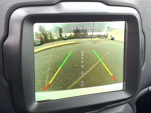 Used 2023 Jeep Renegade Latitude AWD/4WD image 13