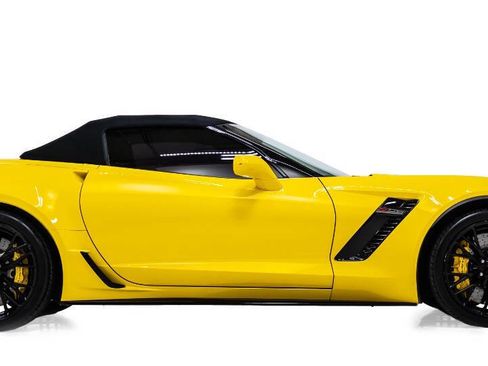 Used 2018 Chevrolet Corvette Z06 RWD image 5