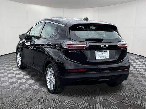 Used 2023 Chevrolet Bolt LT FWD image 4