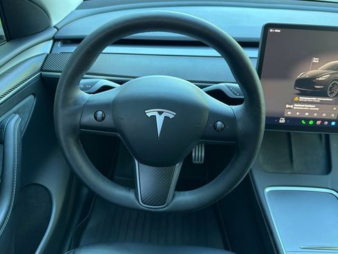 Used 2023 Tesla Model Y Performance image 18