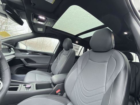 New 2026 Volkswagen Tiguan SE R-Line AWD/4WD image 16