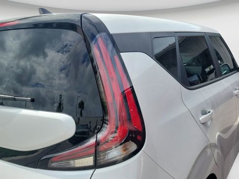 Used 2023 Kia Soul LX FWD image 11