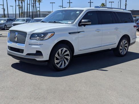 Certified 2024 Lincoln Navigator L Reserve AWD/4WD image 5