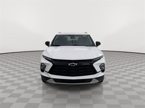 Certified 2024 Chevrolet Blazer LT w/ Convenience Package image 3