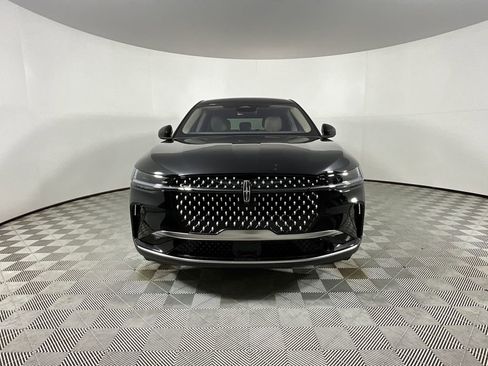 Used 2025 Lincoln Nautilus Premier AWD/4WD image 8