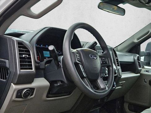 Used 2022 Ford F250 XL w/ Power Equipment Group image 8