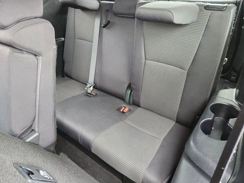 Used 2024 Toyota Highlander LE image 26