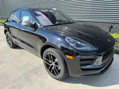 Used 2026 Porsche Macan AWD/4WD image 11
