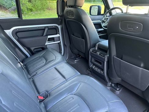 Used 2021 Land Rover Defender 110 SE AWD/4WD image 19