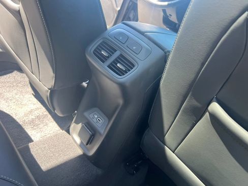 Used 2023 Buick Envision Avenir AWD/4WD image 27