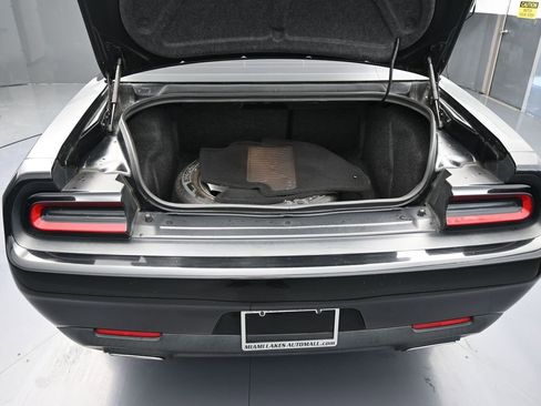 Used 2019 Dodge Challenger SXT image 35