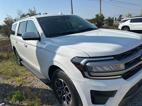 Used 2024 Ford Expedition Max XLT image 19
