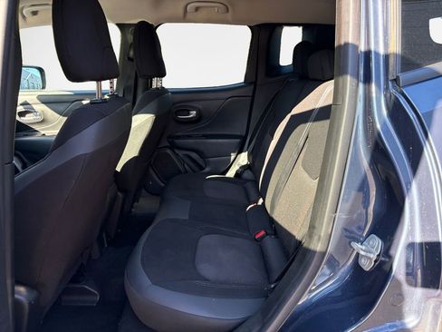 Used 2023 Jeep Renegade Latitude AWD/4WD image 23