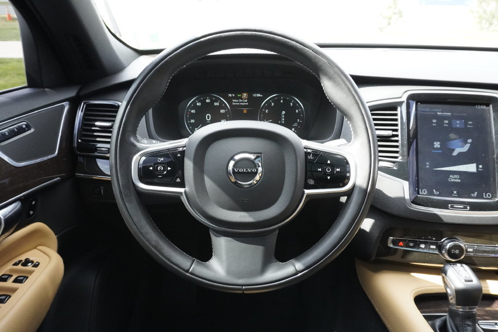 Used 2018 Volvo XC90 T6 Momentum w/ Convenience Package AWD/4WD image 10