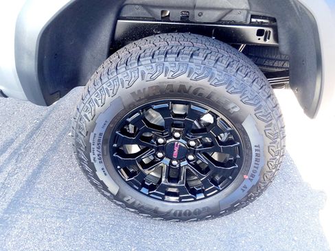 New 2026 GMC Canyon Elevation w/ Convenience Package image 20