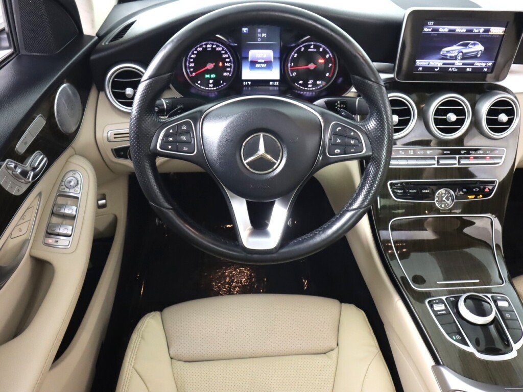 Used 2017 Mercedes-Benz C 300 4MATIC Sedan image 33