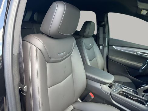 New 2025 Cadillac XT5 Luxury image 14