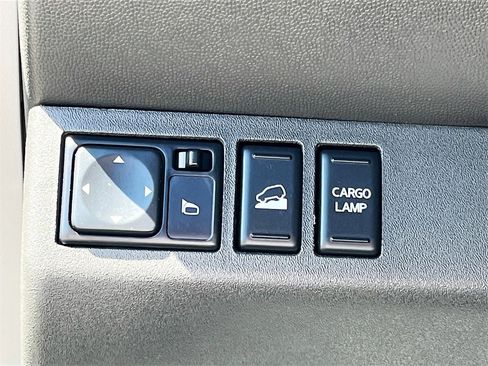 Used 2019 Nissan Frontier PRO-4X image 10