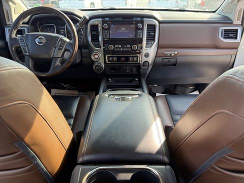 Used 2018 Nissan Titan Platinum Reserve image 19
