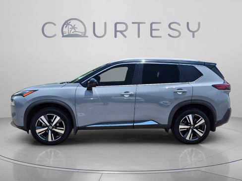 Certified 2021 Nissan Rogue Platinum FWD image 2