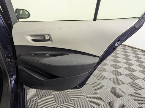 Used 2022 Toyota Corolla LE w/ Carpet Mat Package (TMS) image 31