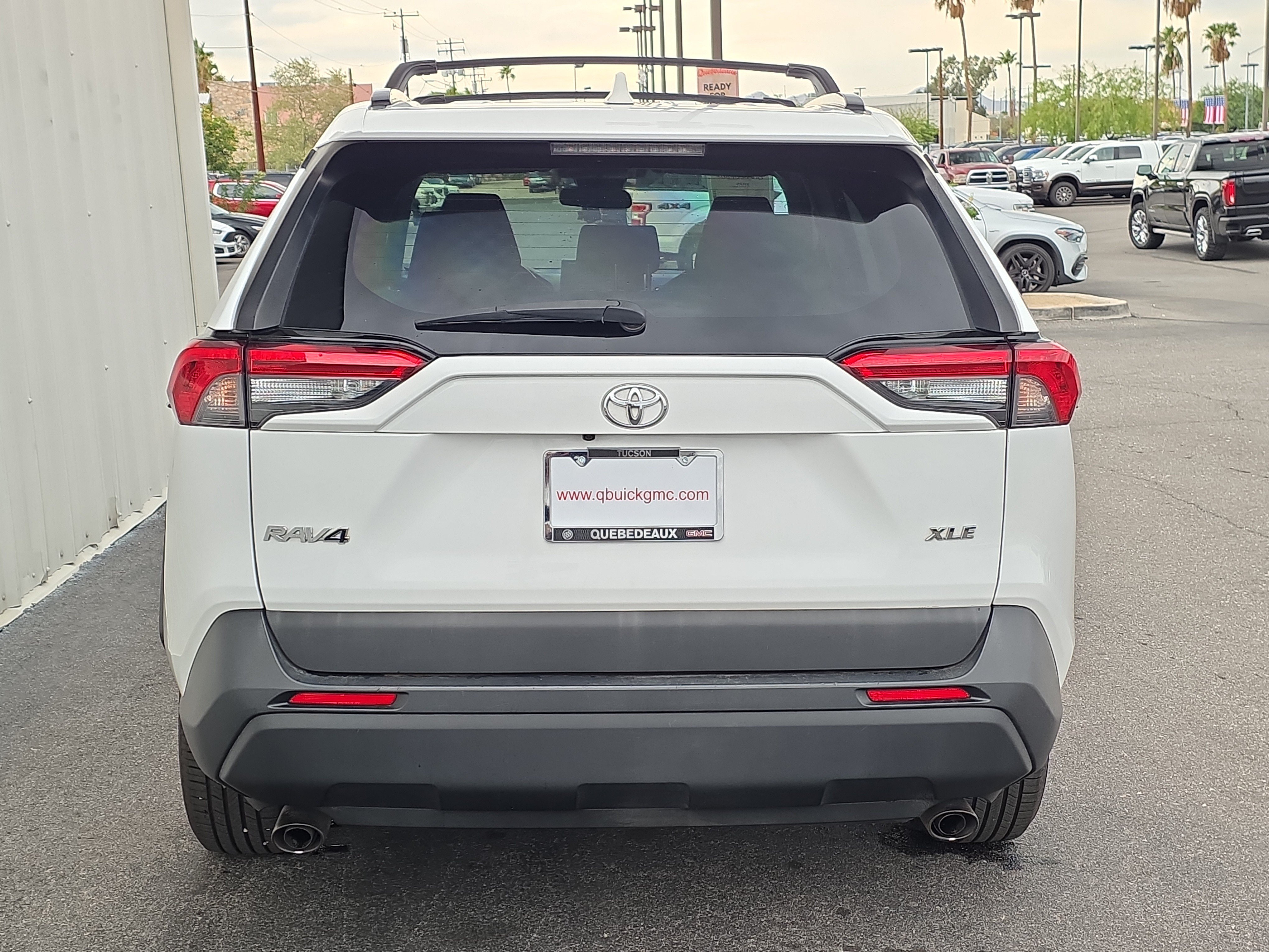 Used 2020 Toyota RAV4 XLE FWD image 6