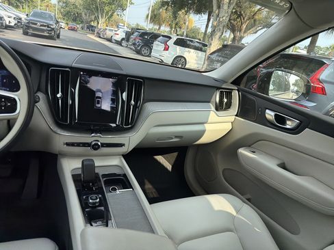 Certified 2024 Volvo XC60 B5 Plus w/ Protection Package Premier AWD/4WD image 31