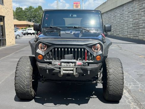 Used 2013 Jeep Wrangler Unlimited Sahara w/ Mopar Chrome Edition Group AWD/4WD image 4