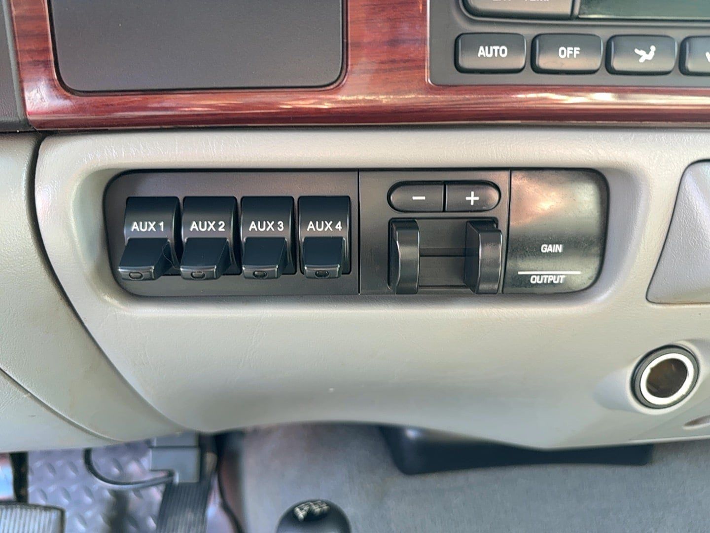 Used 2006 Ford F450 Lariat AWD/4WD image 21