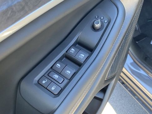 New 2025 Jeep Grand Cherokee L Limited w/ Luxury Tech Group II image 13