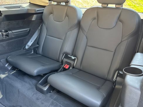 Certified 2023 Volvo XC90 T8 Plus image 18