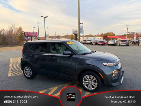 Used 2020 Kia Soul LX image 3