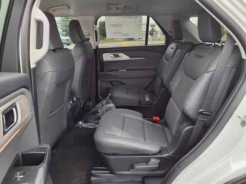 New 2026 Ford Explorer Active w/ Active Comfort Package image 19