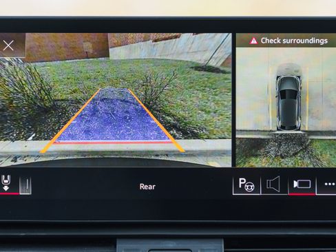 Used 2023 Audi Q5 2.0T Prestige w/ Prestige Package image 16