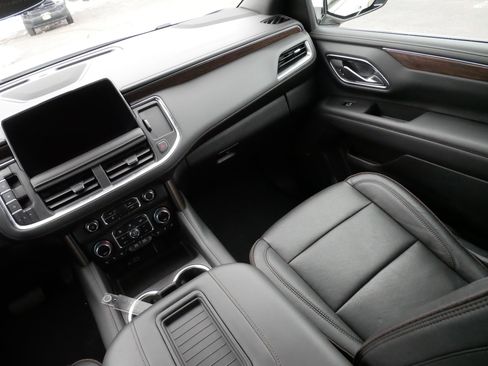 Used 2022 Chevrolet Tahoe High Country image 11