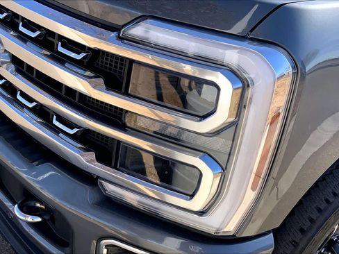 Used 2024 Ford F250 Platinum w/ FX4 Off-Road Package image 27