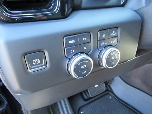 Used 2024 GMC Sierra 1500 AT4 w/ Technology Package image 16